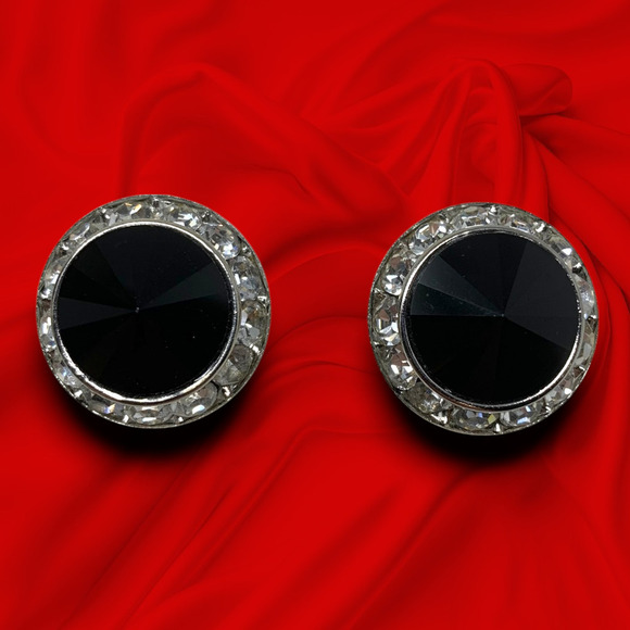 Vintage 1960s Faceted Black Crystal Petite Clip On Earrings Couture Runway - Picture 1 of 5